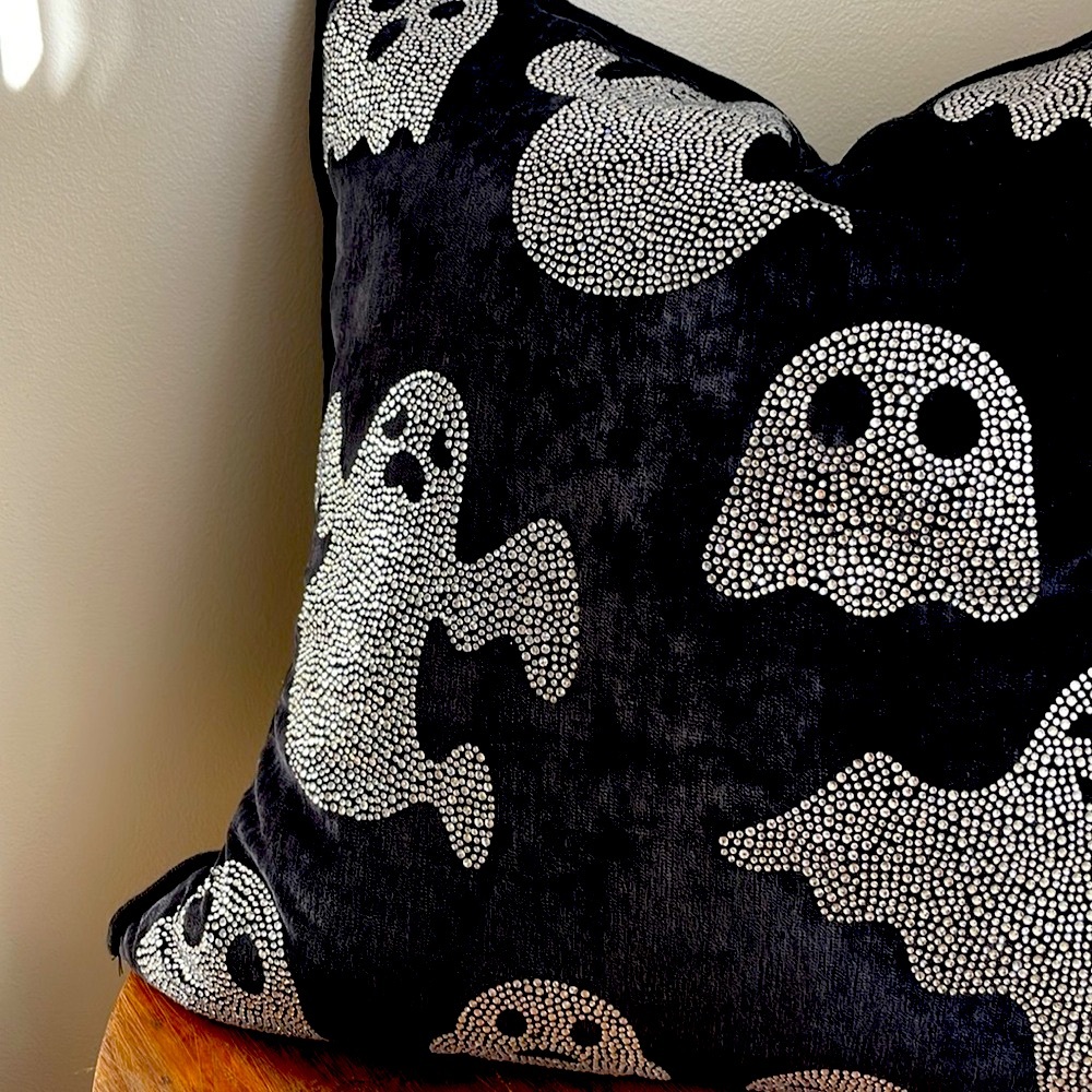 Adorable & Rich Black Soft, plump accent pillow! Sparkles with silver beads! - Picture 4 of 12